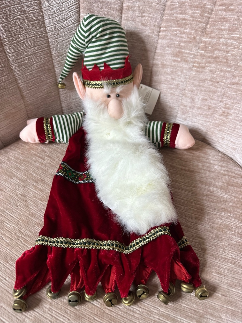 Jingles The Gift Wrapper Around The World Christmas Holiday Bottle Cover Wrap